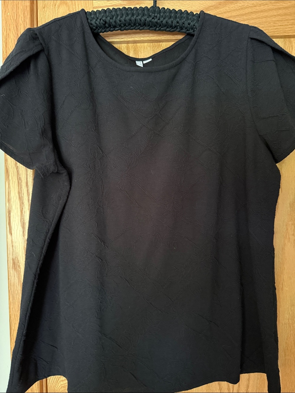 Elle Black Textured Scoop Neck Tee